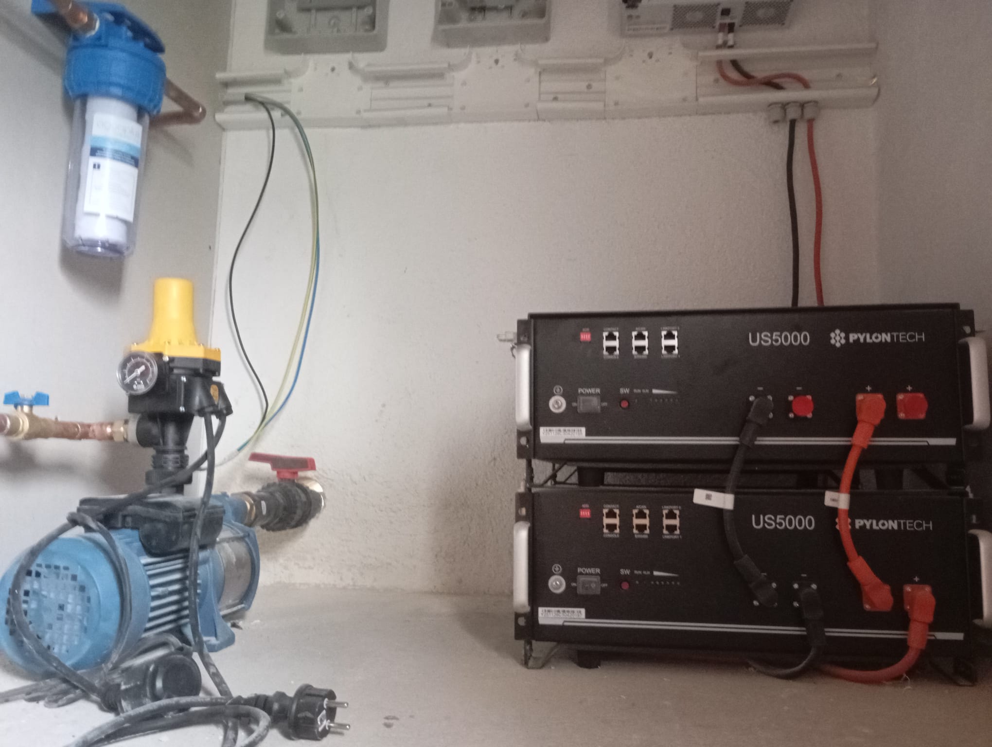 Sistema de aerotermia con baterías de almacenamiento