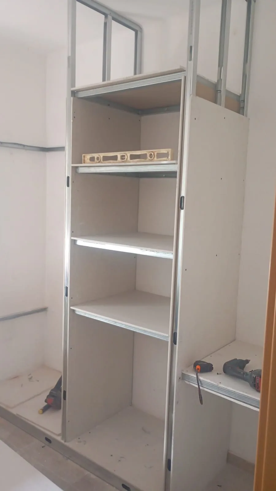 Mueble vertical a medida