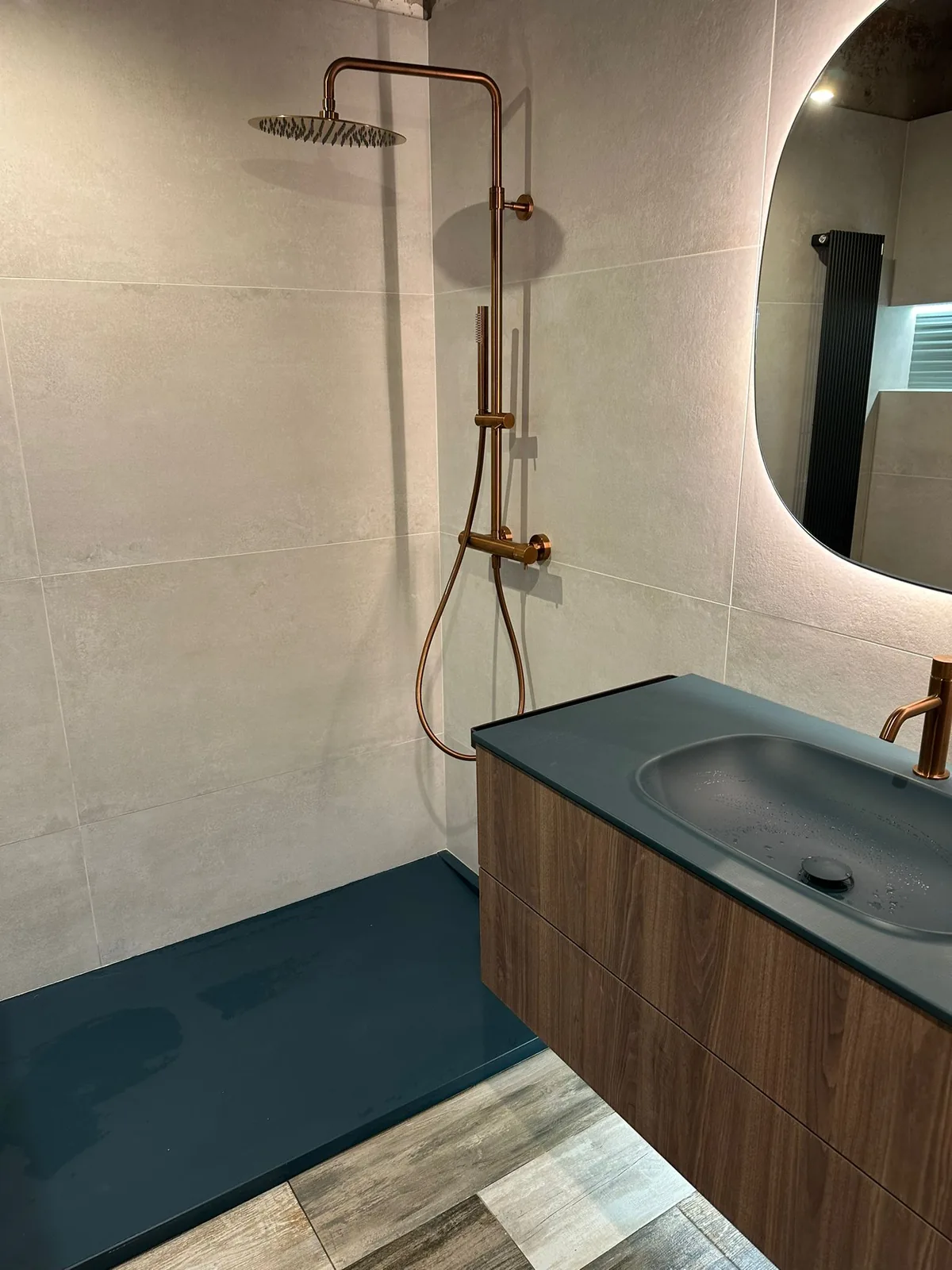 Mueble de baño y grifería